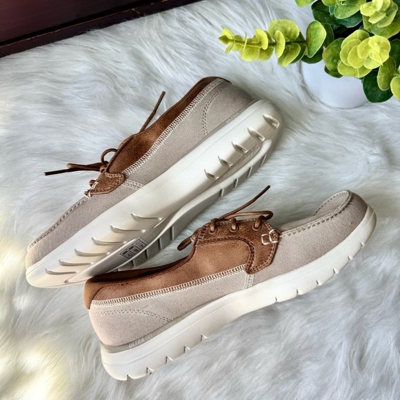 Skechers On-The-Go Flex Embark Tan Canvas & Leather Slip On Boat Shoes Size 9 - Picture 2 of 16